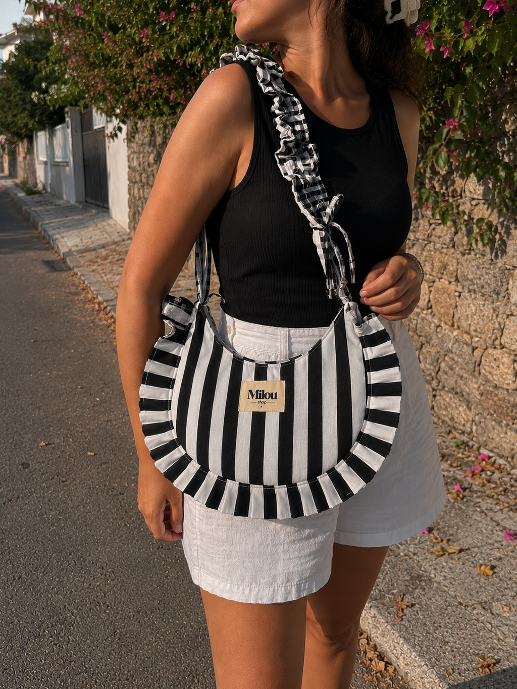 Amelia Pequeno | Riscas Preto & Branco